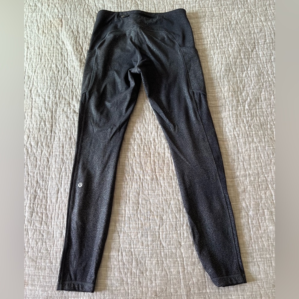 Shimmery black lululemon leggings size 6